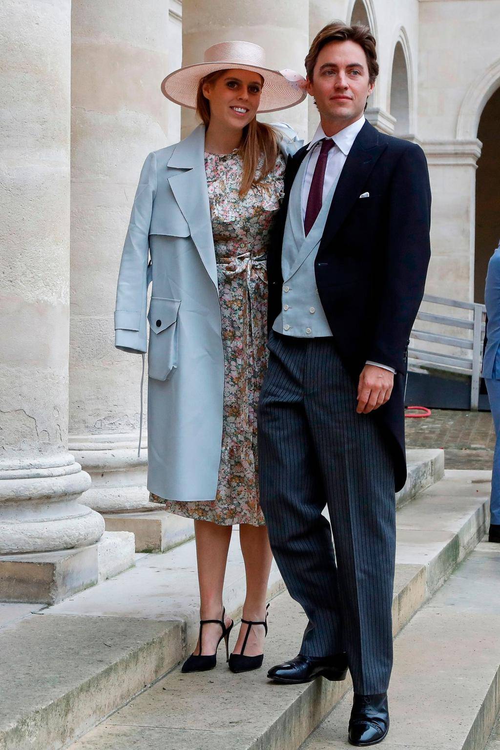 Księżna Beatrycze i Edoardo Mapelli Mozzi na ślubie księcia Napoleona i hrabiny Olympii Arco-Zinneberg w katedrze Saint-Louis-des-Invalides w Paryżu, 19 października 2019 roku.
