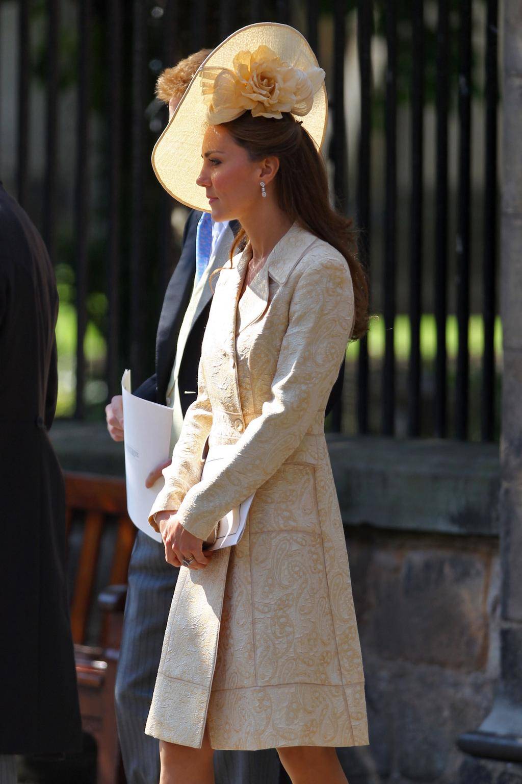 Kate Middleton na ślubie Zary Phillips i Mike’a Tindalla w Canongate Kirk w Edynburgu, 30 lipca 2011 roku.