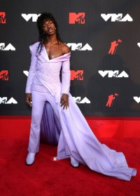 Lil Nas X w kreacji Versace , (Fot. Getty Images)