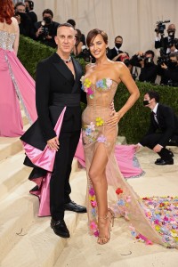 Irina Shayk i Jeremy Scott, (Fot. Getty Images)