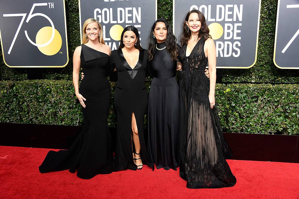 Reese Witherspoon, Eva Longoria, Salma Hayek i Ashley Judd podczas gali Złotych Globów, Fot. Getty Images
