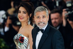 Amal i George Clooney podczas MET Gali, Fot. Getty Images
