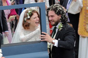 Aktorzy serialu „Gra o tron” Kit Harrington i Rose Leslie w dniu ślubu, Fot. Getty Images