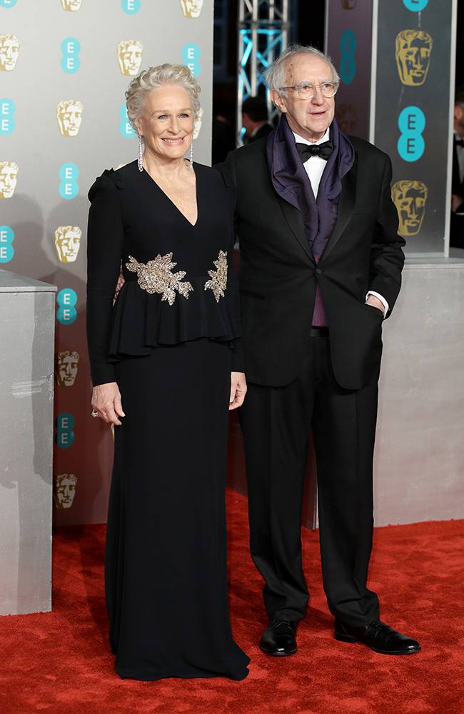 Glenn Close (w kreacji Alexander McQueen) i Jonathan Pryce, Fot. Mike Marsland/Mike Marsland/WireImage