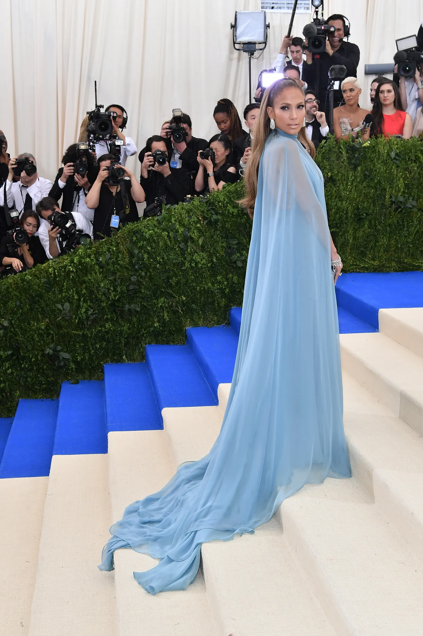 Jennifer Lopez w Valentino