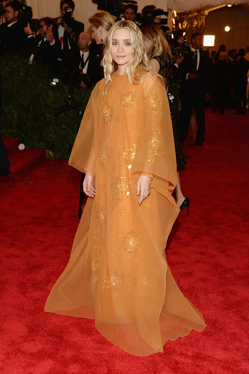 Ashley Olsen w vintage Christian Dior