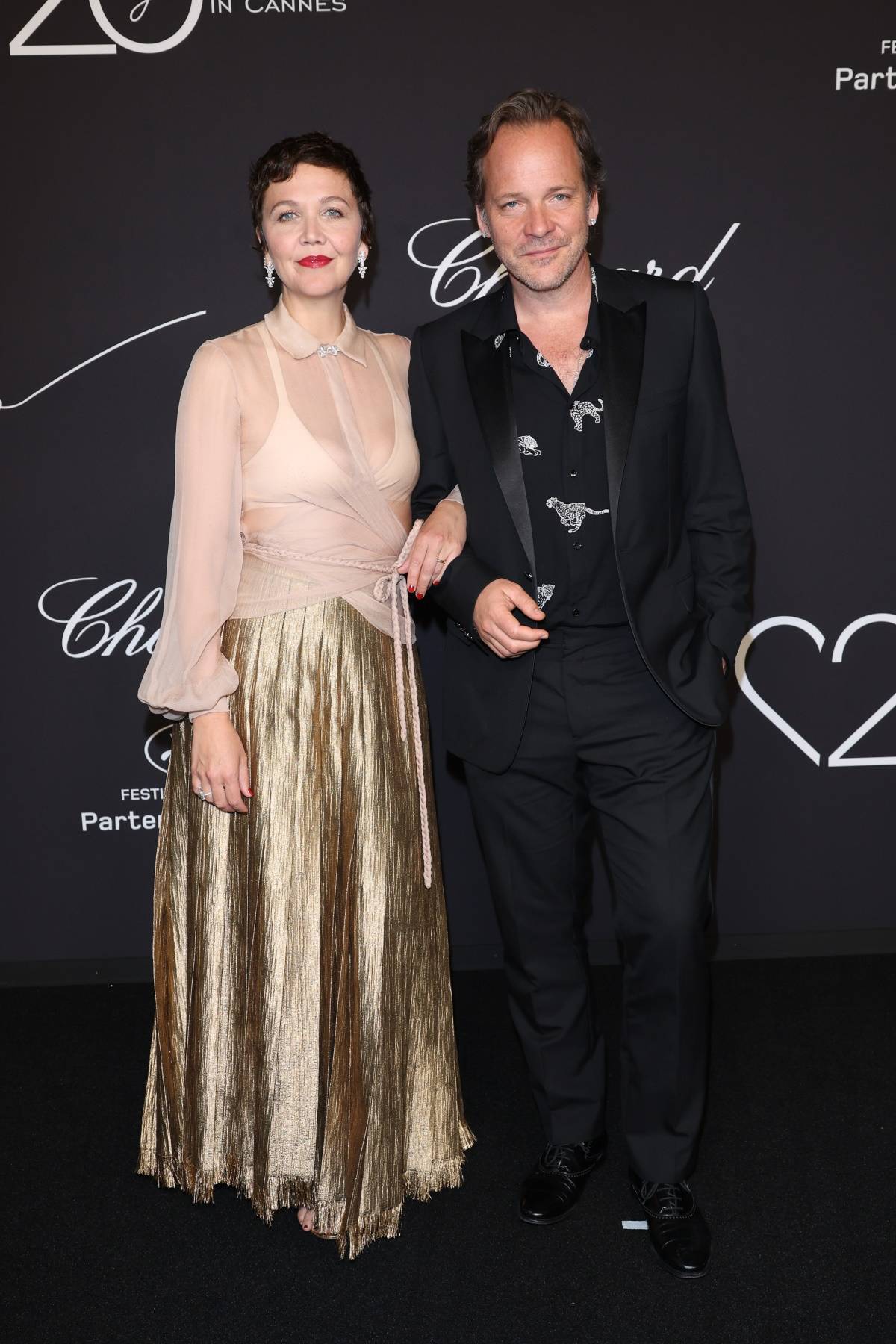 Maggie Gyllenhaal w Diorze z mężem, Peterem Sarsgaardem 