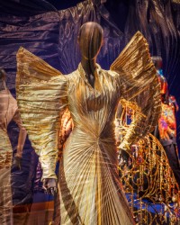 Wystawa Thierry Mugler: Couturissime w Muzeum Sztuk Pięknych w Montrealu, Fot. © Nicolas Ruel