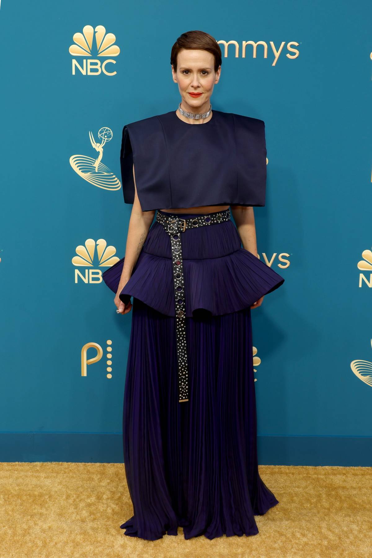 Sara Paulson w kreacji Louis Vuitton i biżuterii Boucheron