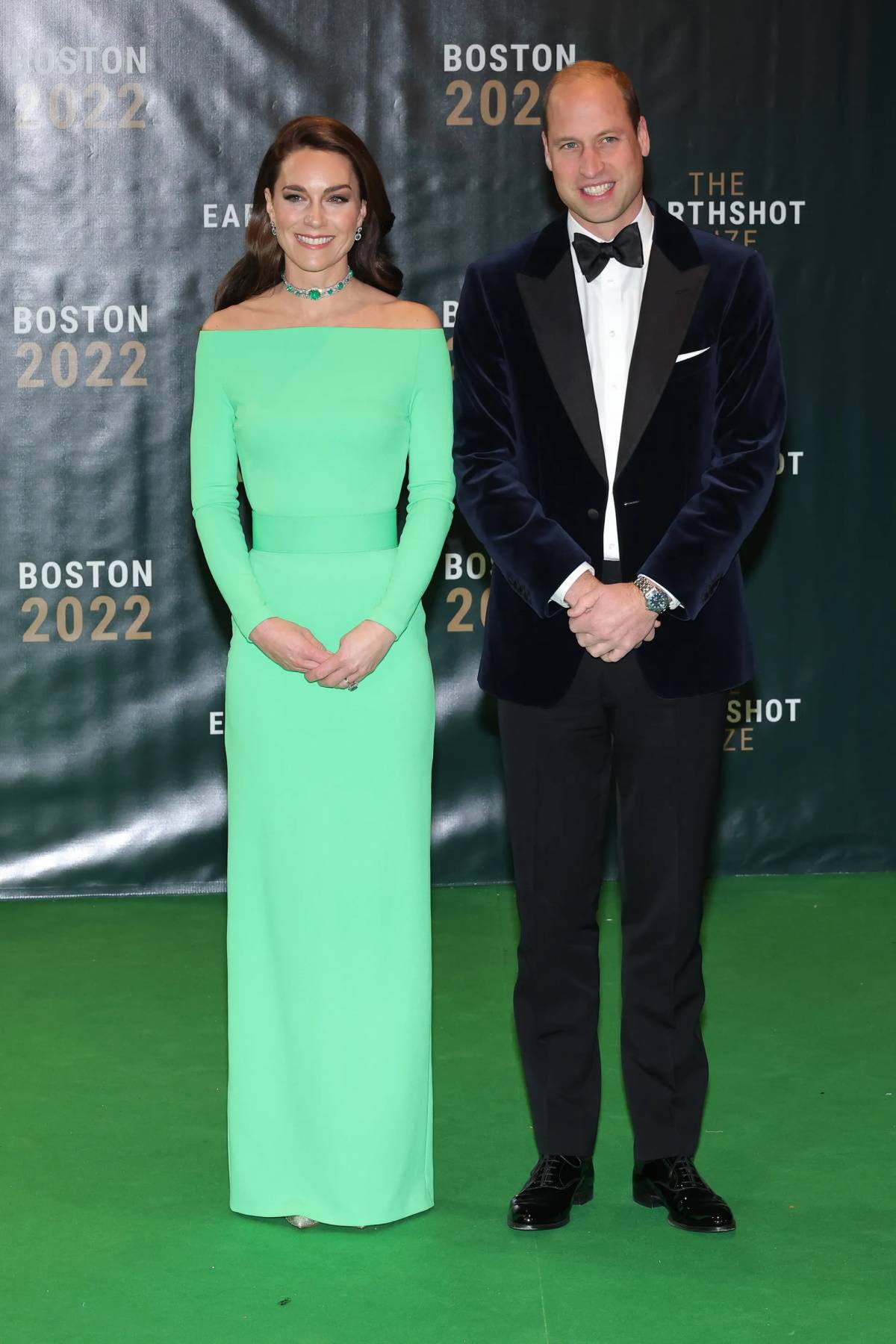 Na ceremonii wręczenia nagród Earthshot w Bostonie, w wypożyczonej zielonej sukni marki Solace London, zestawionej ze szmaragdowym chokerem, który wcześniej nosiła księżna Diana