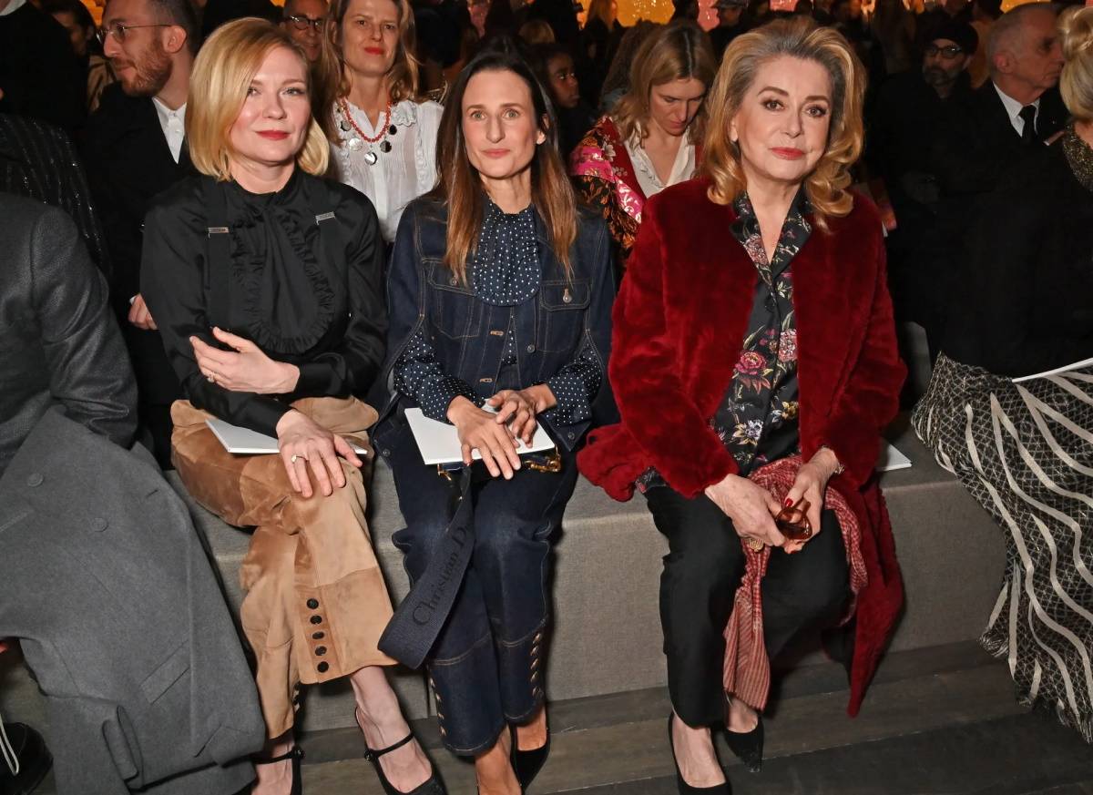Kirsten Dunst, Camille Cottin i Catherine Deneuve na pokazie Diora