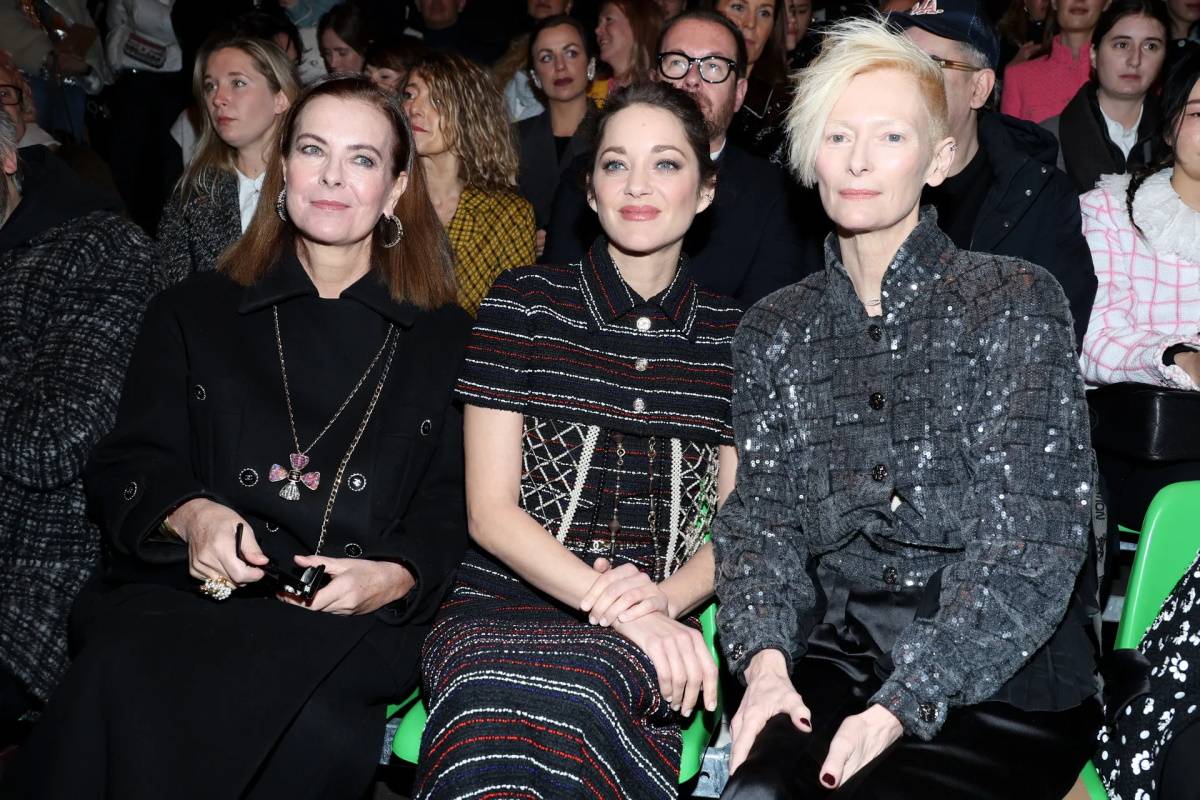 Carole Bouquet, Marion Cotillard i Tilda Swinton na pokazie Chanel