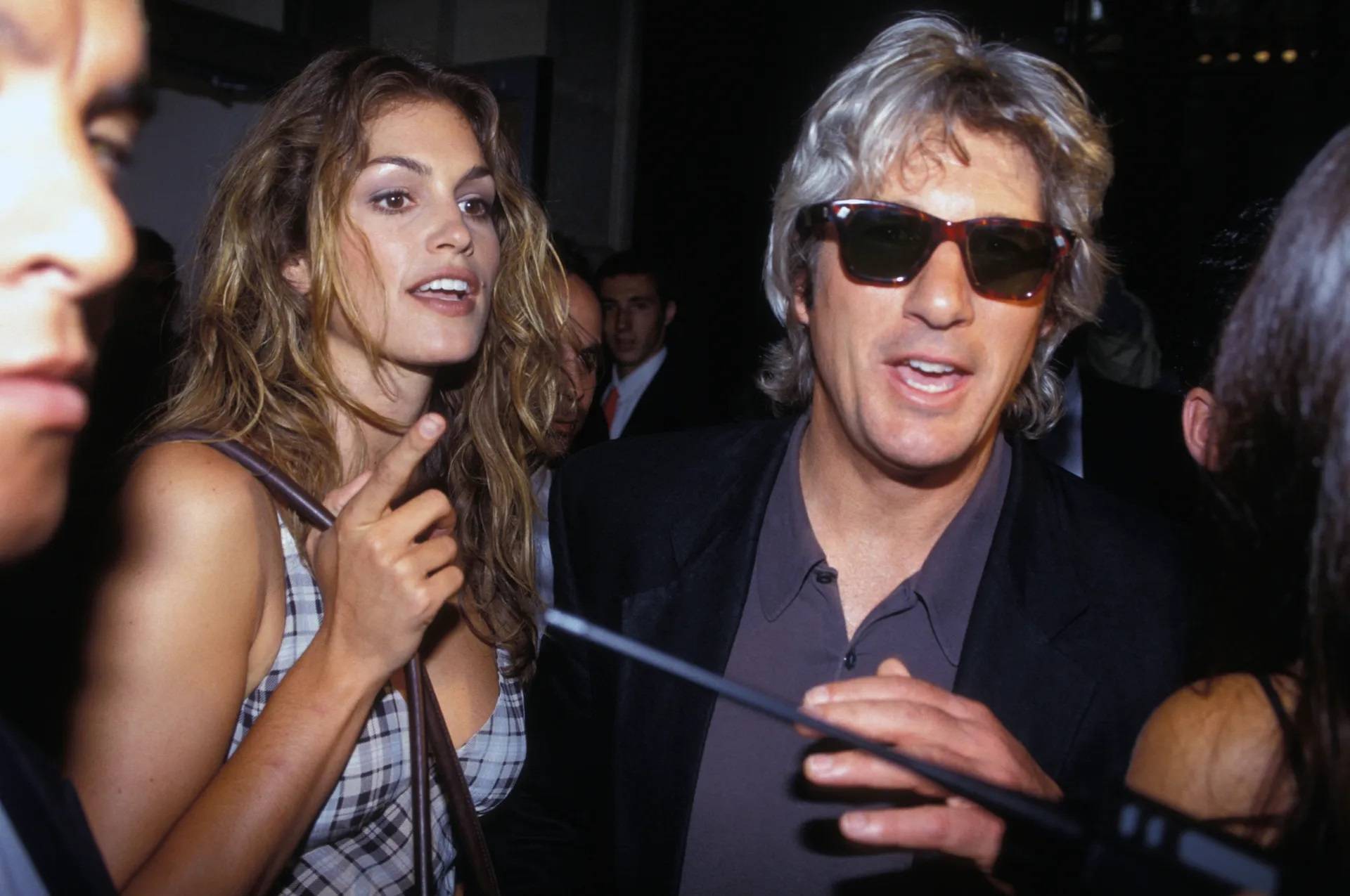 Cindy Crawford i Richard Gere na pokazie Chanel haute couture jesień–zima 1993.