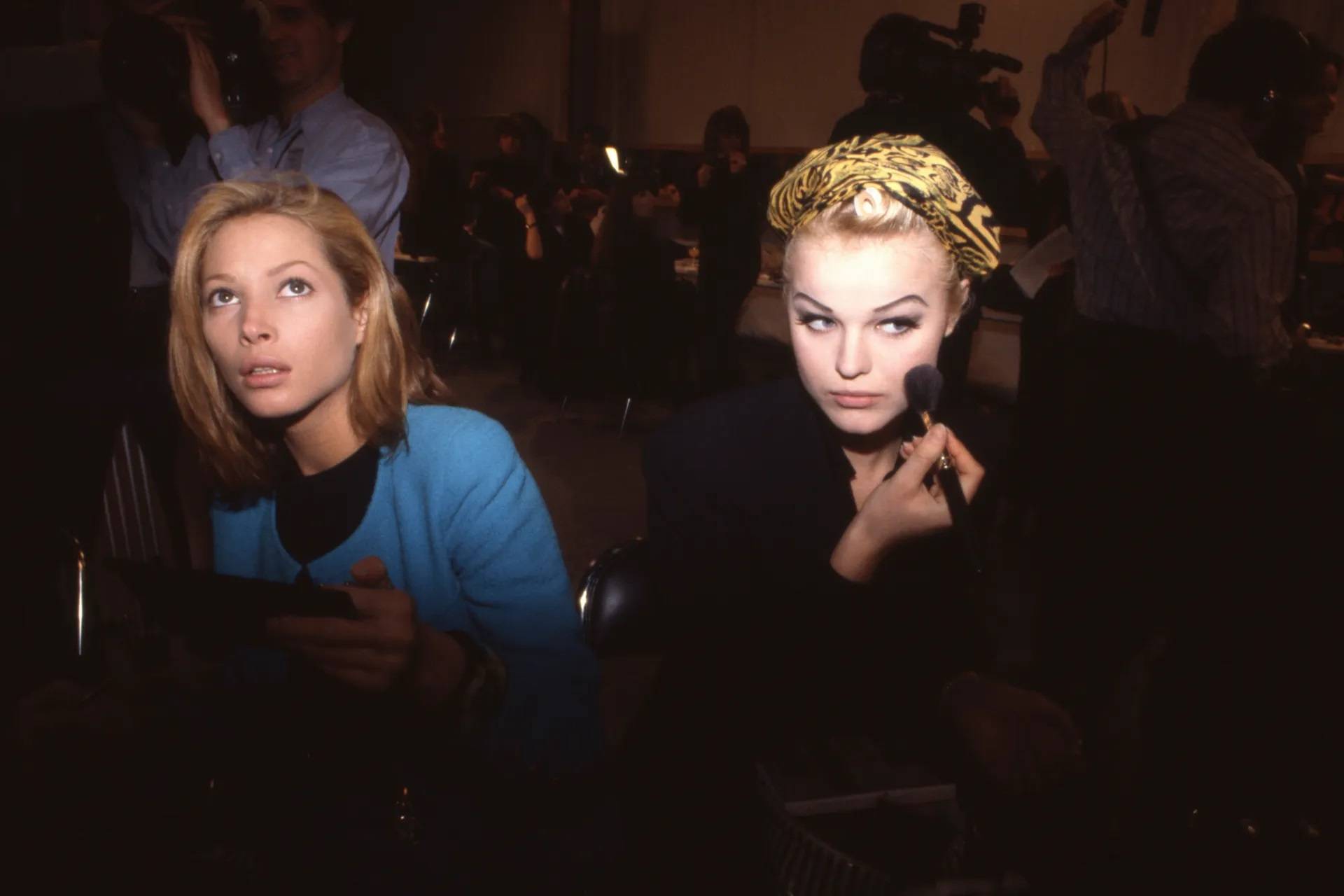 Christy Turlington i Eva Herzigová za kulisami Chanel haute couture wiosna–lato 1993.