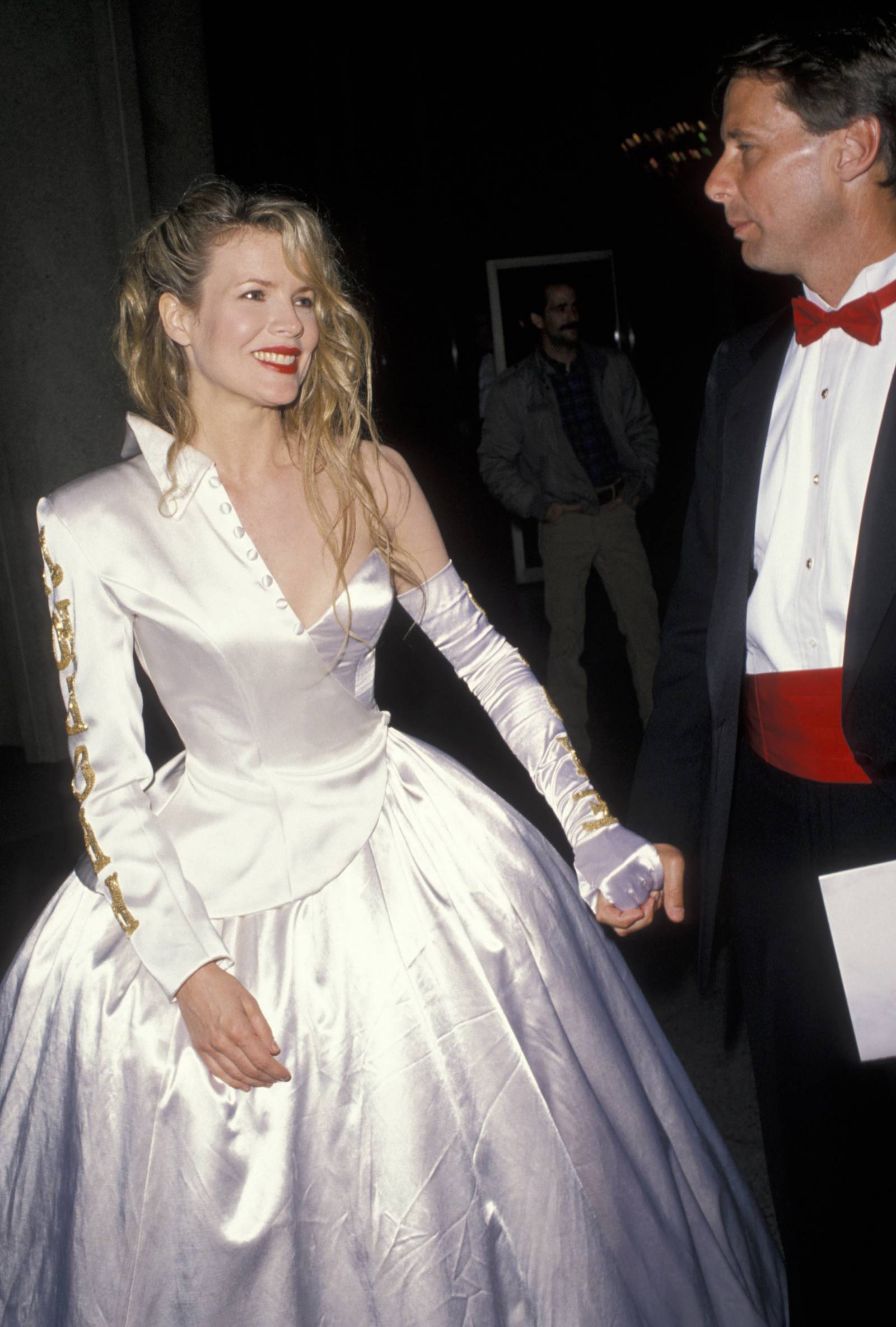 Kim Basinger, 1990 rok