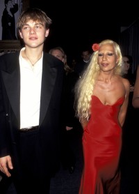 Leonardo DiCaprio i Donatella Versace,  1995 rok, Fot. Ron Galella, Ltd./WireImage