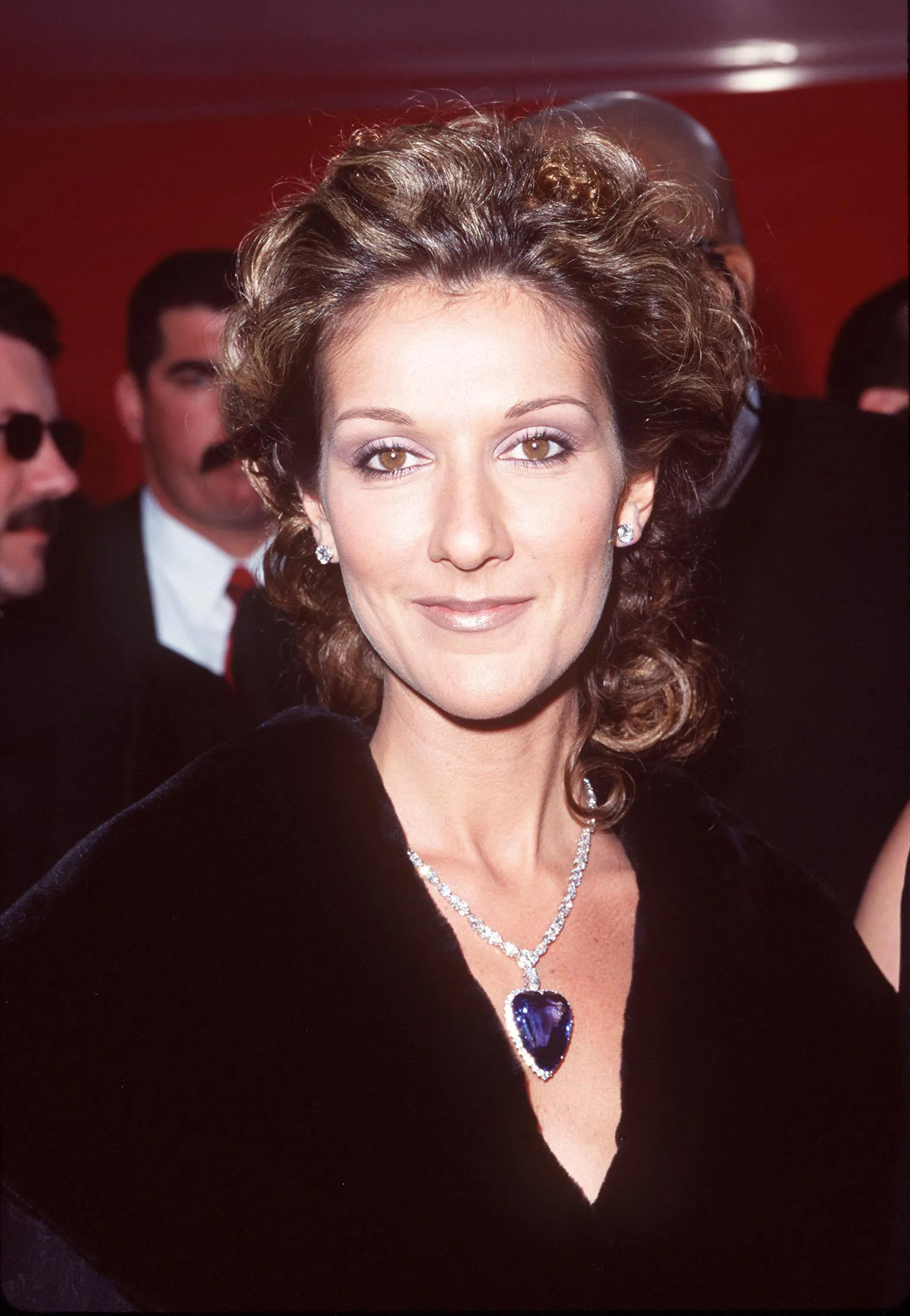 Celine Dion w biżuterii Asprey & Garrard, 1998 rok