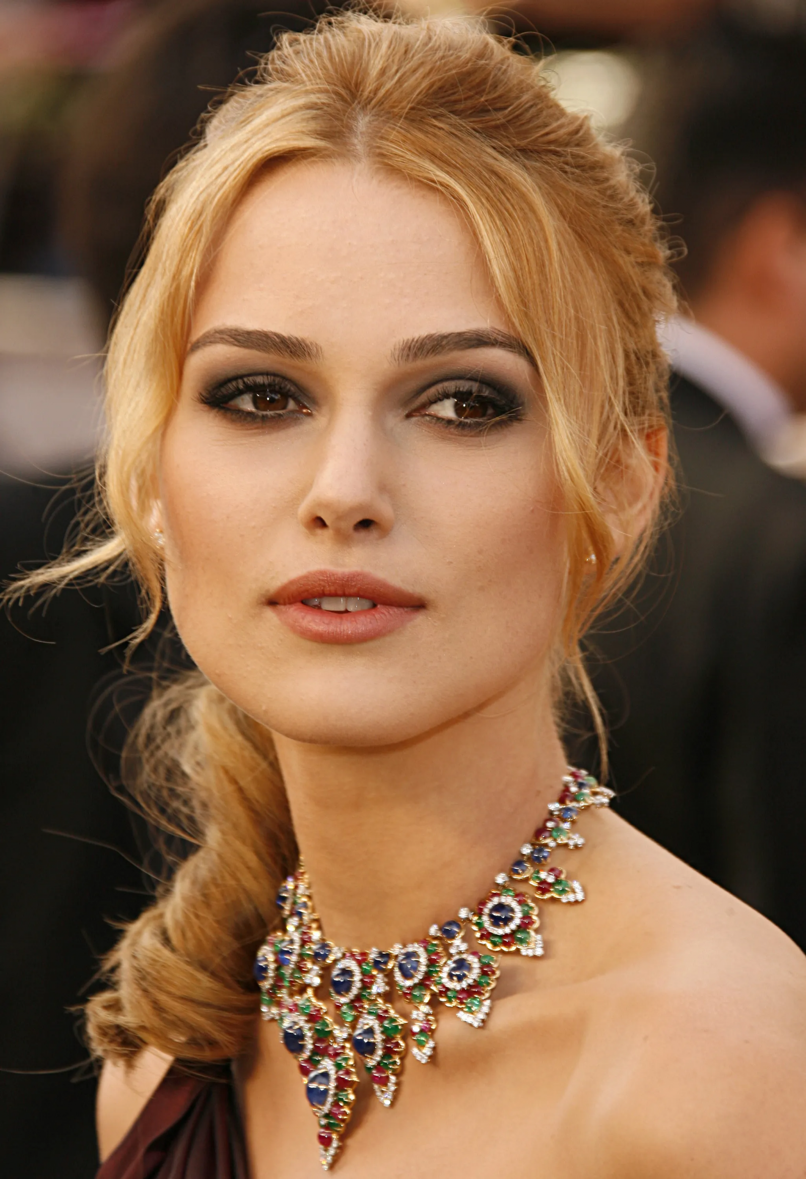 Keira Knightley w biżuterii Bulgari, 2006 rok