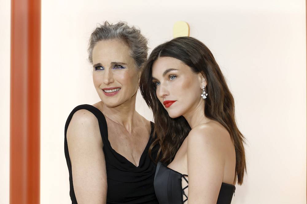 Andie MacDowell i Rainey Qualley 