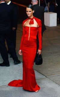 Carmen Kass w sukience Gucci, 2003 rok , Fot. Dimitrios Kambouris, Getty Images