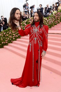 Jared Leto w Gucci, 2019 rok, Fot. Jamie McCarthy/Getty Images