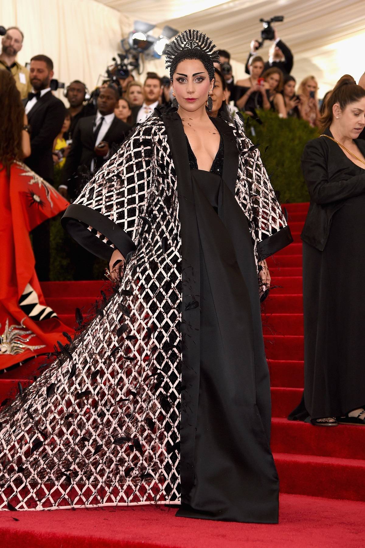 Lady Gaga w kreacji Alexandra Wanga, 2015 rok