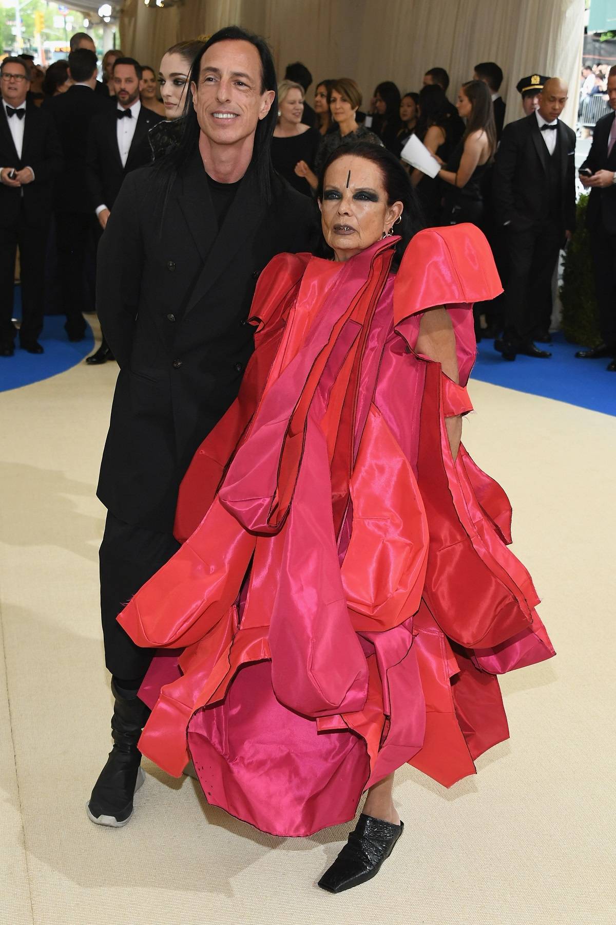 Michelle Lamy w kreacji Comme des Garçons, 2017 rok