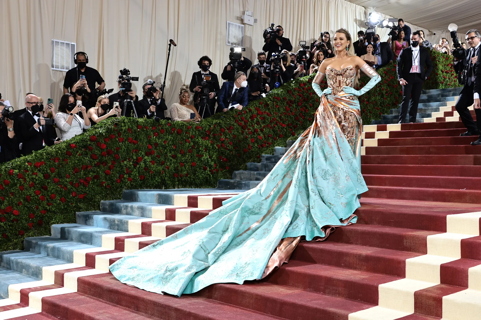 Blake Lively w Versace, 2022