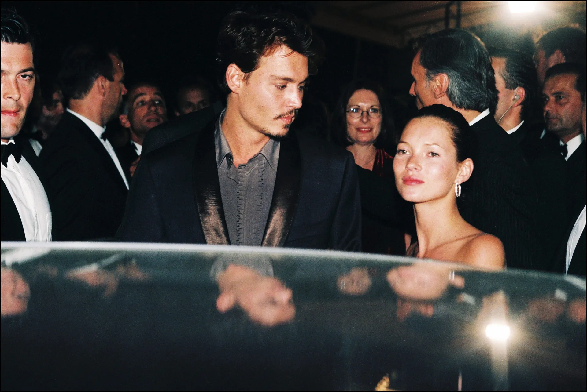 Johnny Depp przed pokazem „Las Vegas Parano” na Festiwalu Filmowym w Cannes w 1998 roku