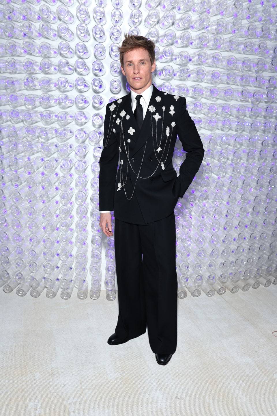 Eddie Redmayne w Alexander McQueen