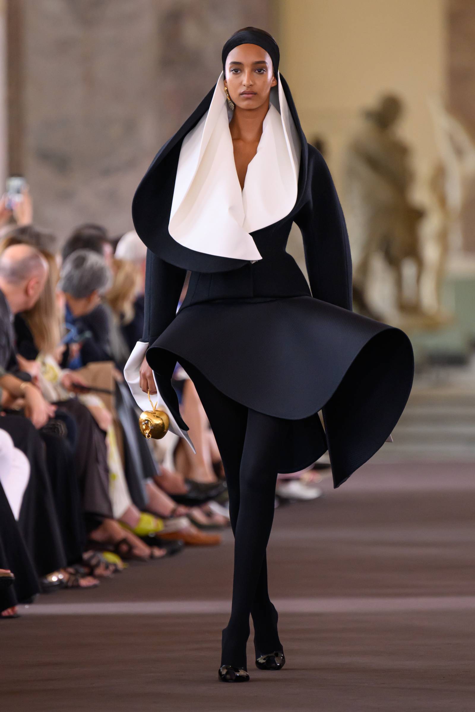 Schiaparelli haute couture jesień-zima 2023-2024