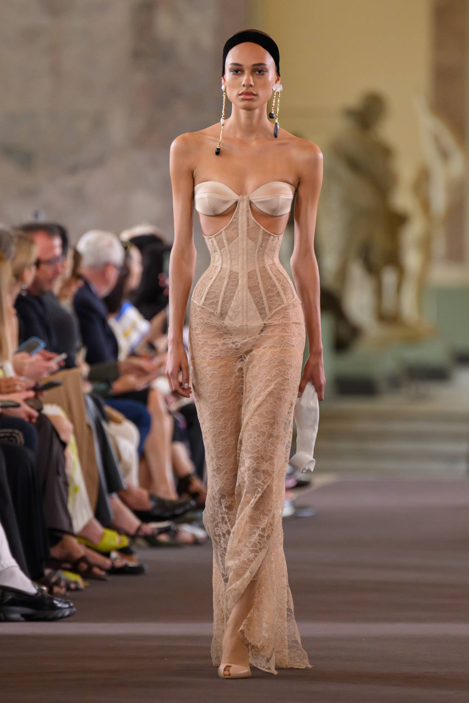 Schiaparelli haute couture jesień-zima 2023-2024