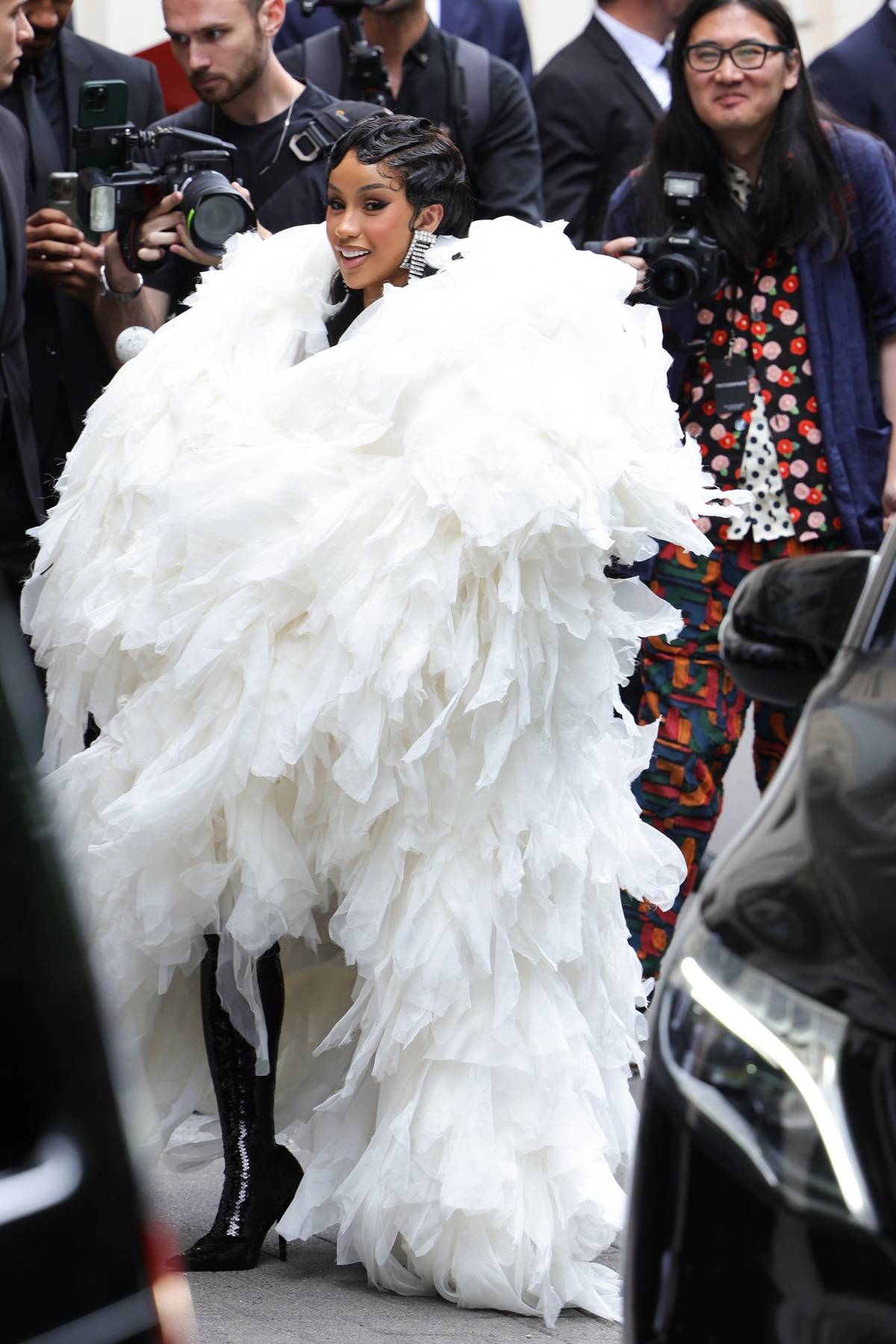 Cardi B na pokazie na tygodniu mody haute couture Balenciaga jesień-zima 2023-2024