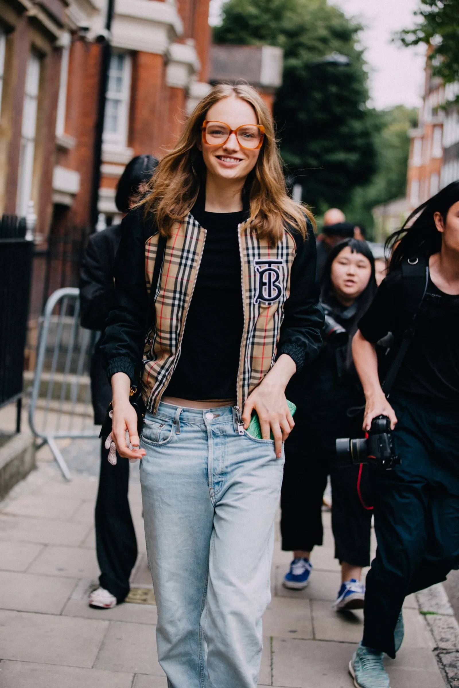 Fran Summer na tygodniu mody w Londynie, wiosna-lato 2020 (Fot. elodie Jeng/Getty Images)