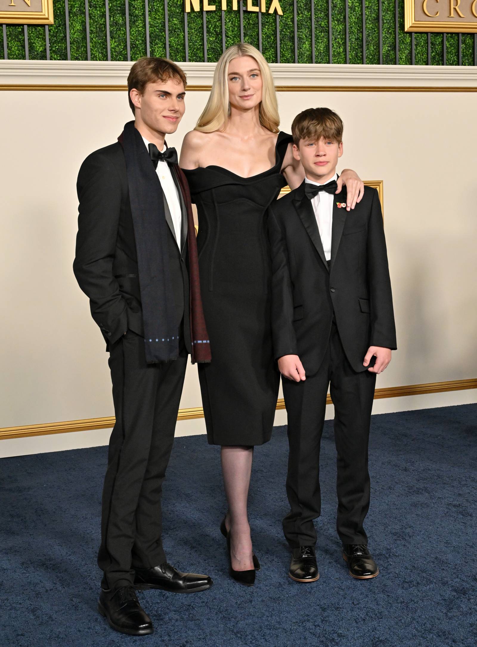 Rufus Kampa, Elizabeth Debicki i Fflyn Edwards 