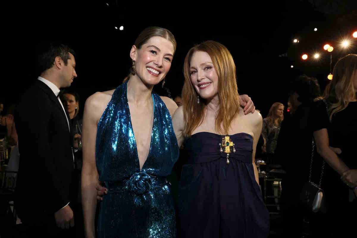 Rosamund Pike i Julianne Moore