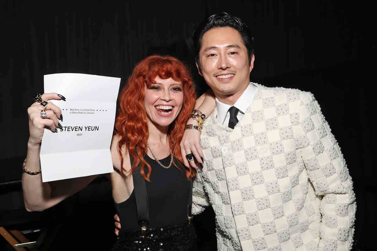 Natasha Lyonne i Steven Yeun