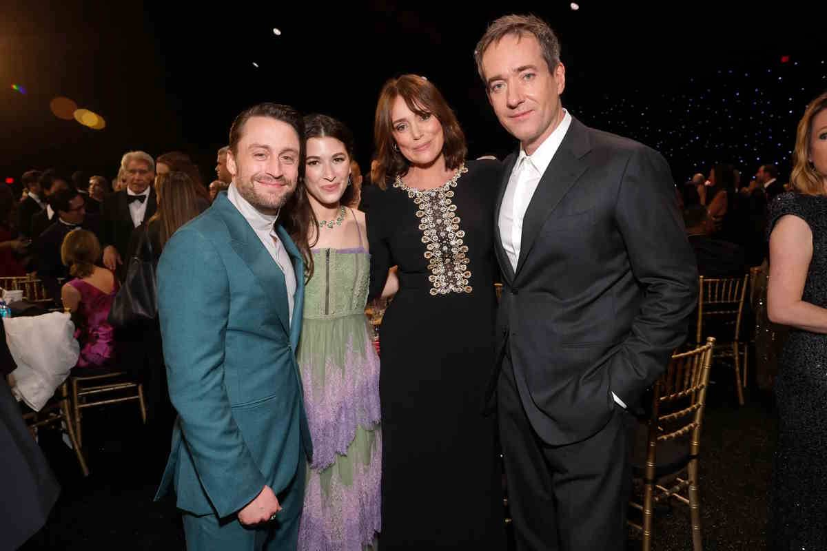 Kieran Culkin, Jazz Charton, Keeley Hawes i Matthew Macfadyen