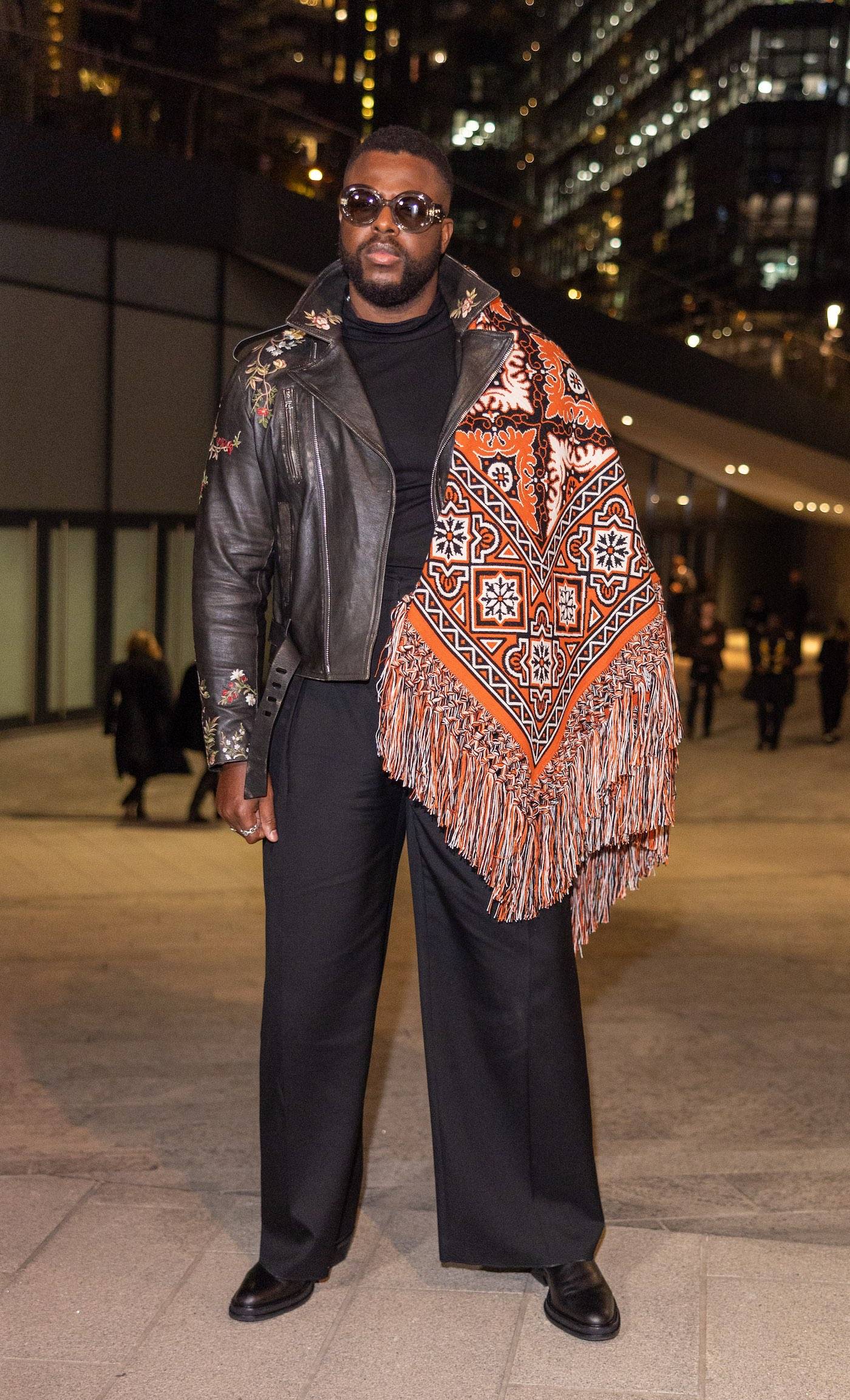 Winston Duke podczas tygodnia mody w Mediolanie na jesień 2024