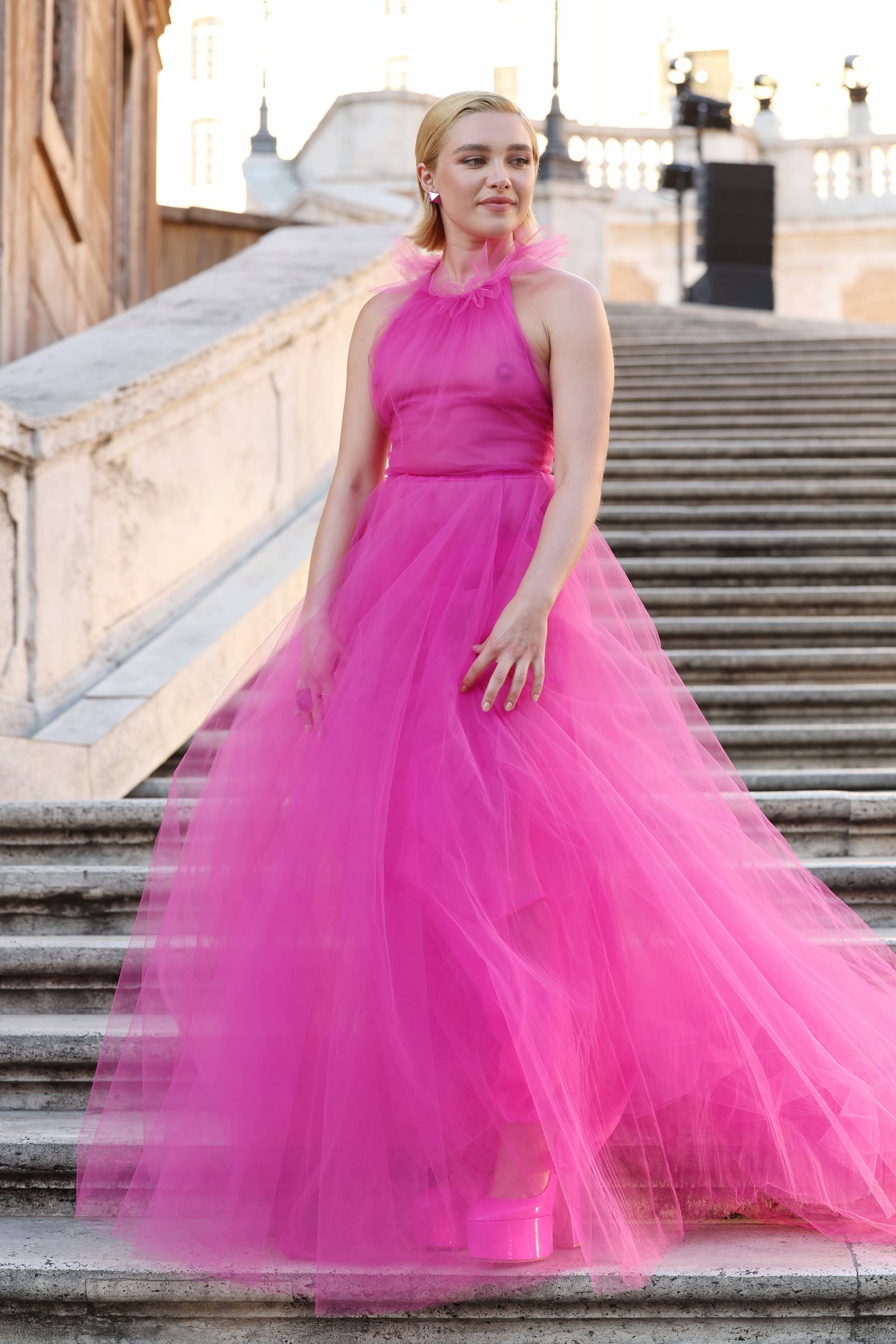 Florence Pugh na pokazie Valentino Haute Couture w Rzymie w 2022 roku. Choć Piccioli