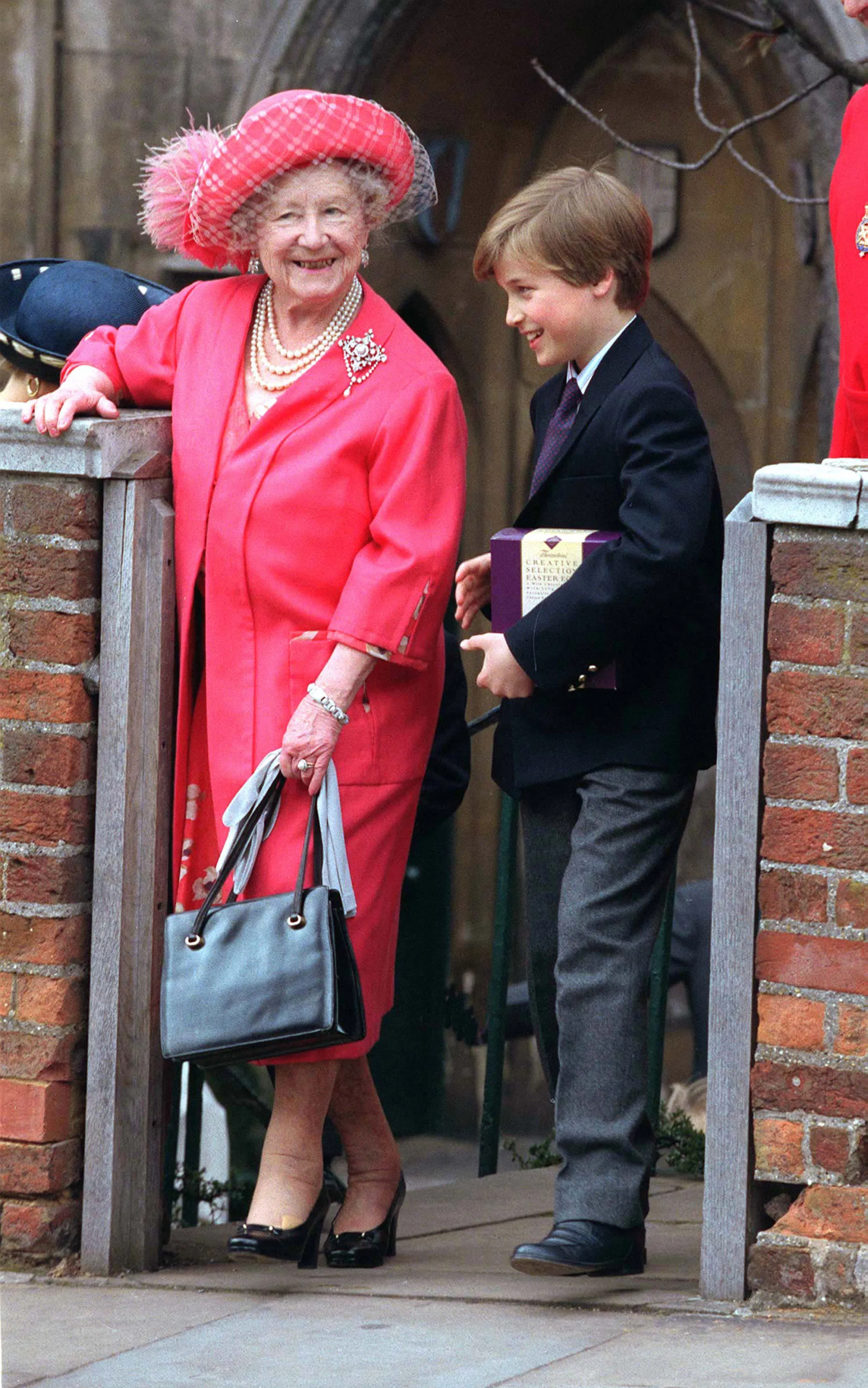 Królowa matka i książę William na zamku Windsor w 1992 r.