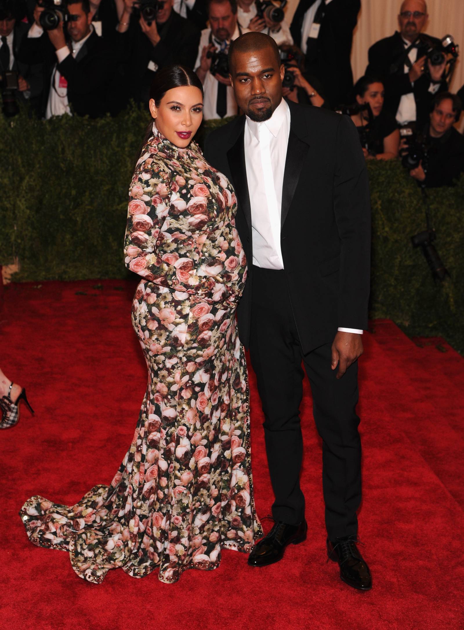 W kreacji Givenchy, 2013