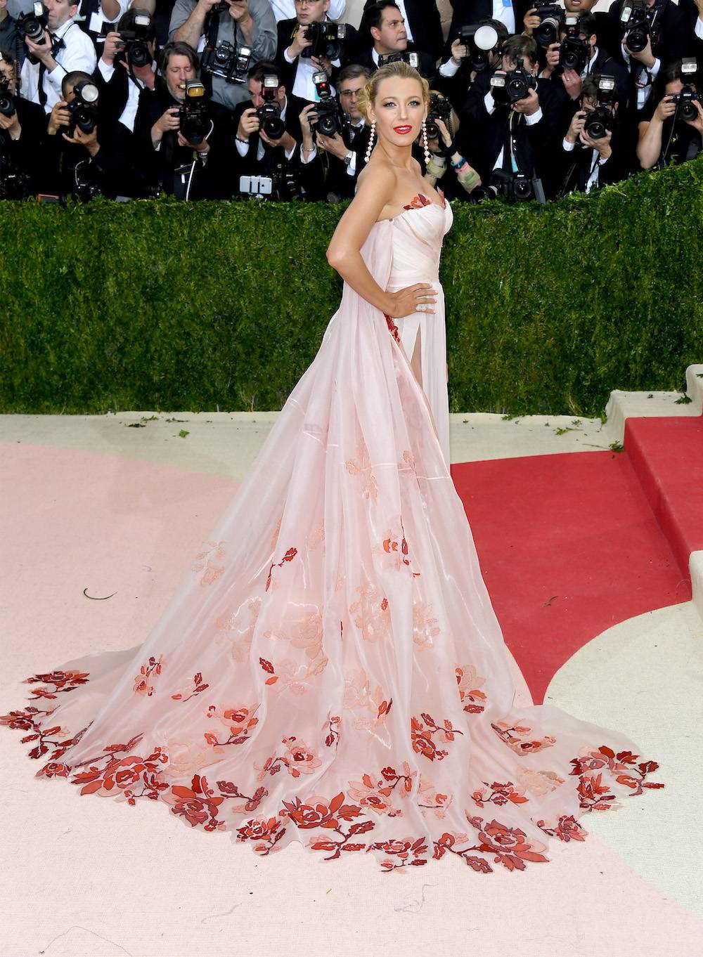 W spektakularnej sukni od Burberry, MET Gala 2016