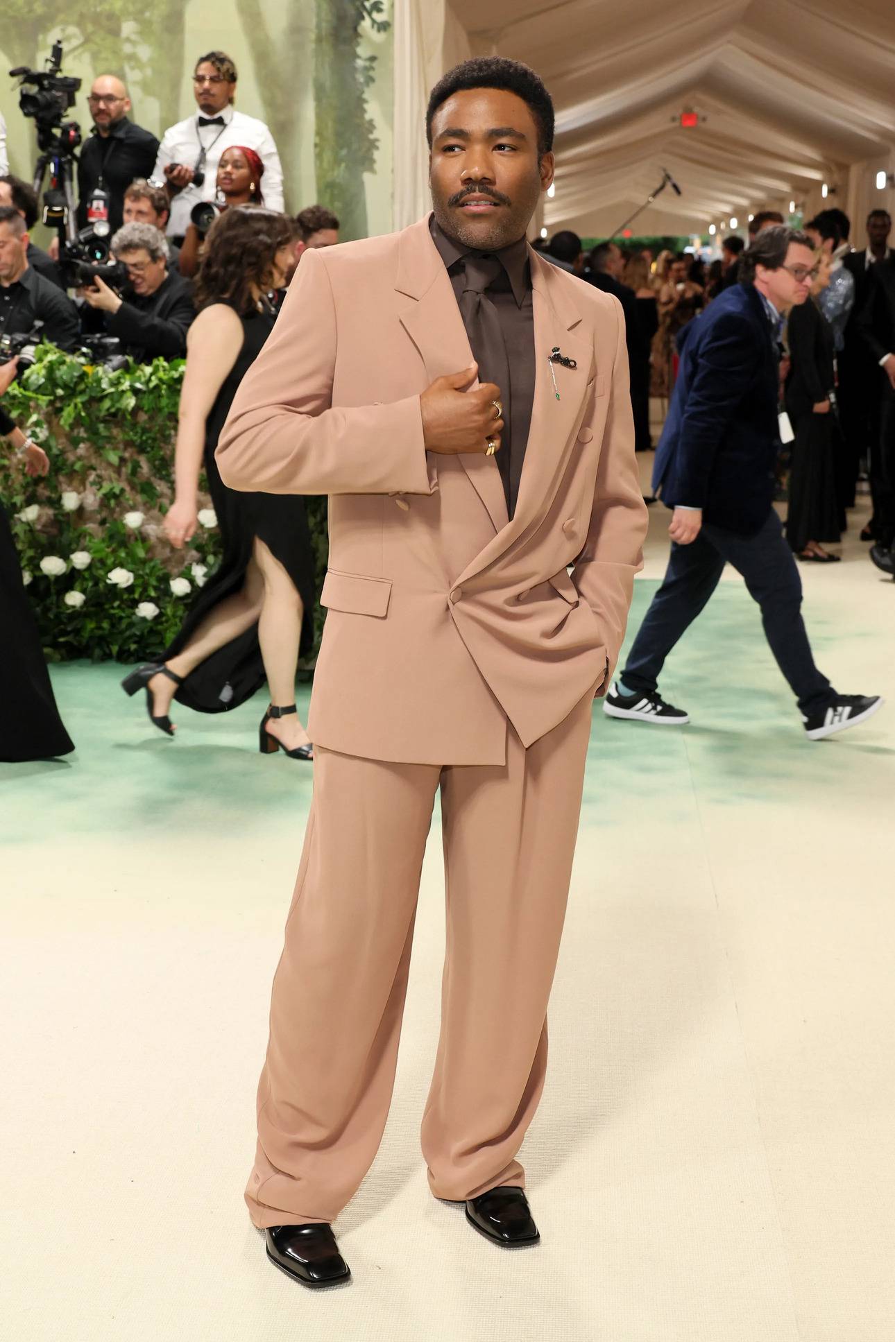 Donald Glover w Saint Laurent