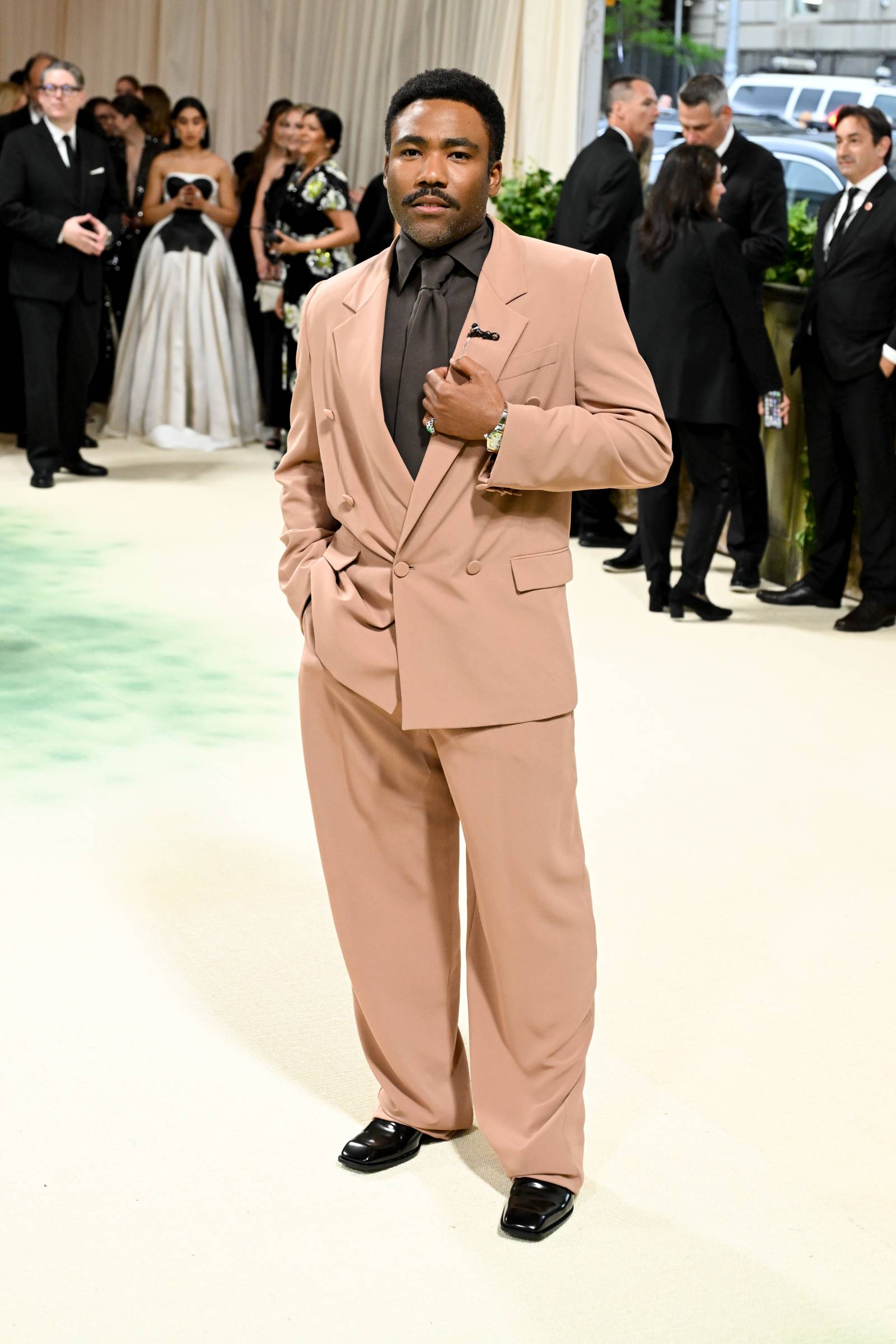 Donald Glover w Saint Laurent