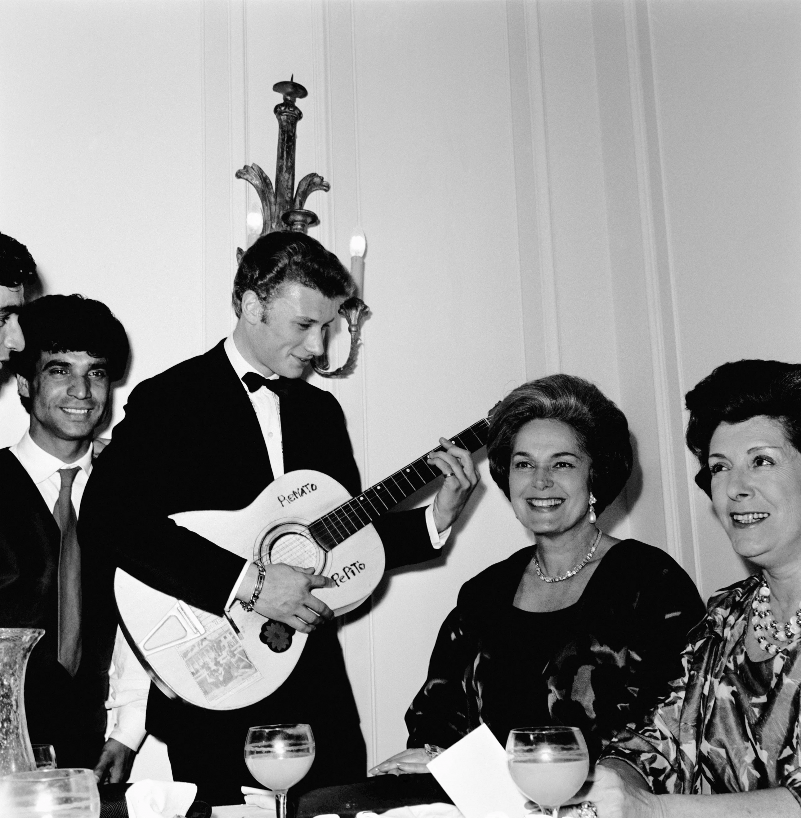 Johnny Hallyday na Festiwalu Filmowym w Cannes w maju 1962 roku