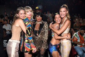 Siostry Hadid, Taylor Swift, Halsey i Sandra Pepa Denton, Fot. Getty Images