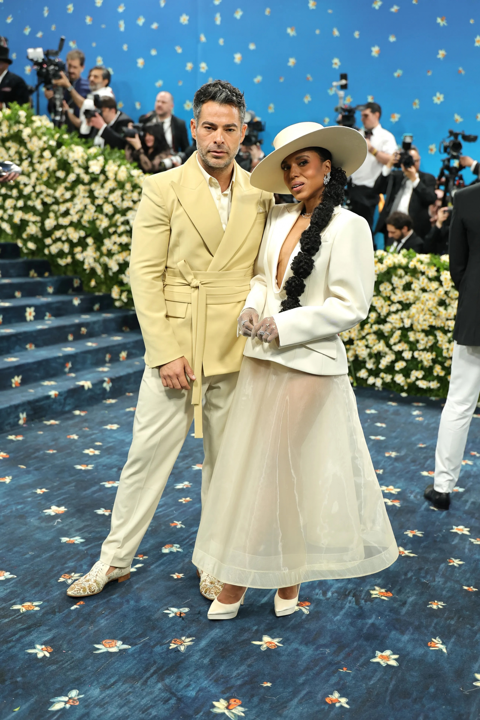 Jonathan Simkhai i Kerry Washington
