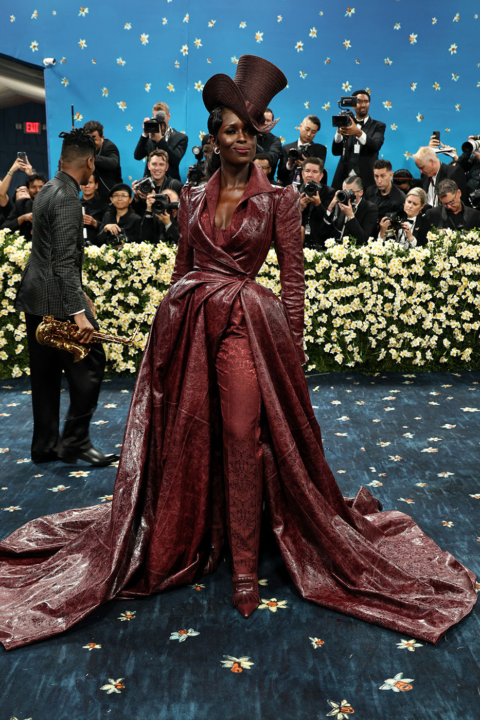 Jodie Turner-Smith w stylizacji Burberry
