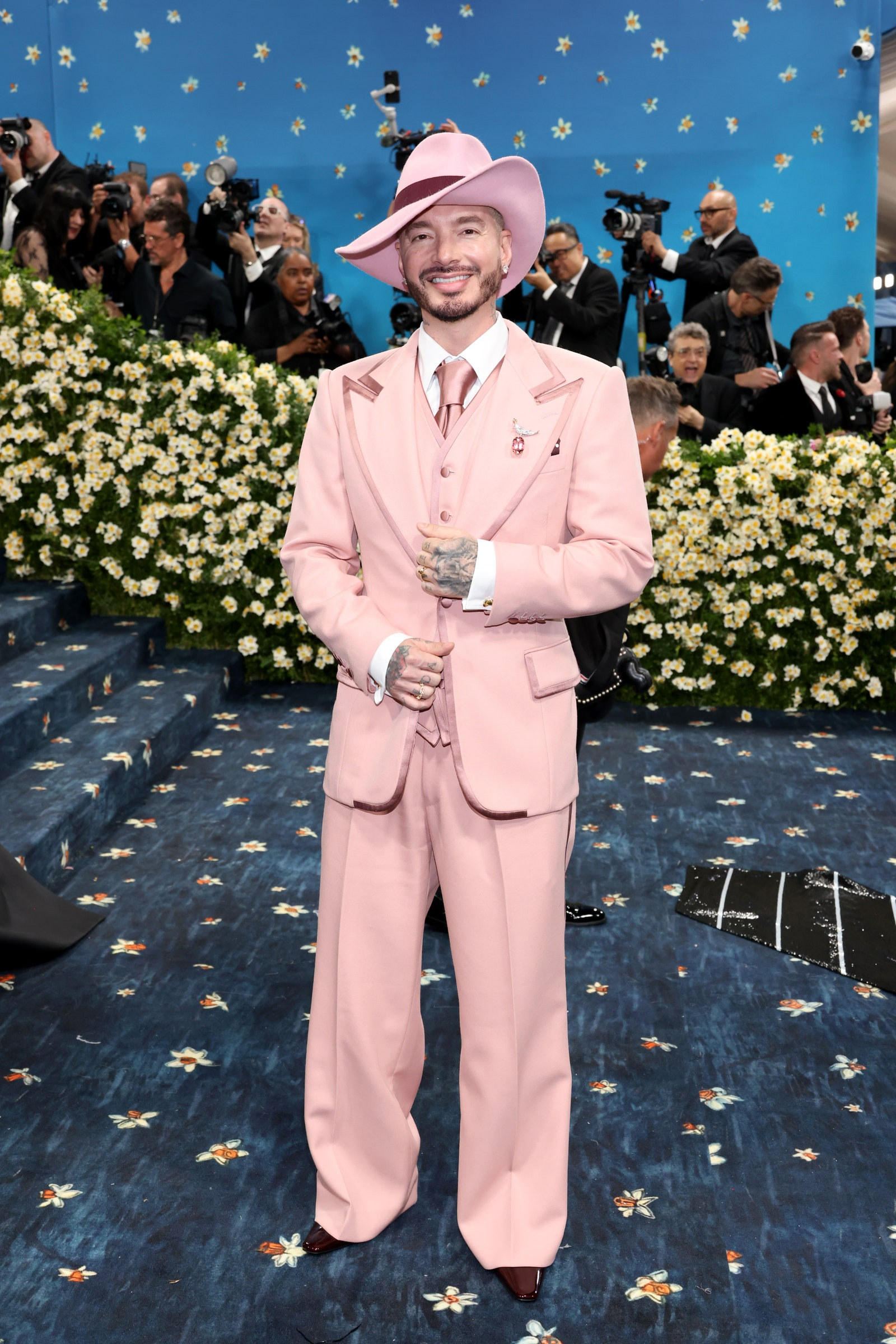 J Balvin w stylizacji Marca Jacobsa